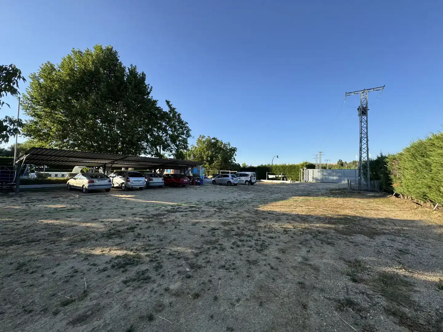 Aparcament de Finca rústica en venda en Grijota amb Jardí privat, Traster i Piscina