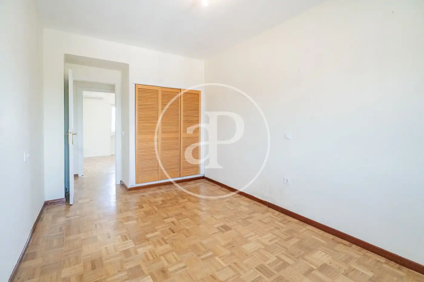 Bedroom of Attic for sale in Madrid  with Air Conditioner, Heating and Private garden