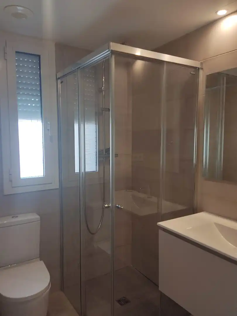 Badezimmer von Wohnung zur Miete in Vilassar de Dalt mit Klimaanlage, Heizung und Parkett