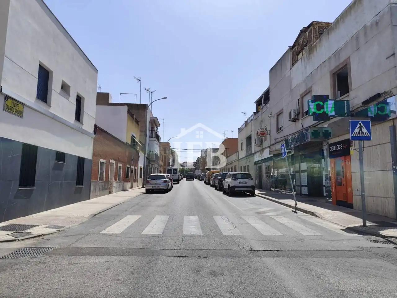 Vista exterior de Casa o xalet en venda en Badajoz amb Aire condicionat, Calefacció i Jardí privat