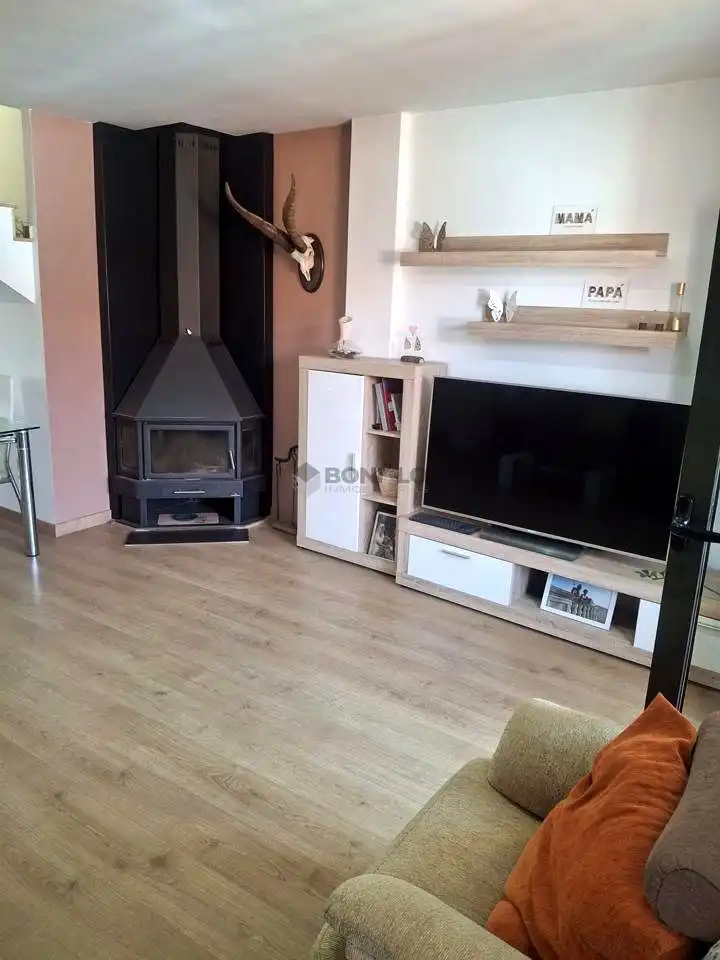Living room of Duplexes for rent in Teruel  with Air Conditioner, Heating and Parquet flooring
