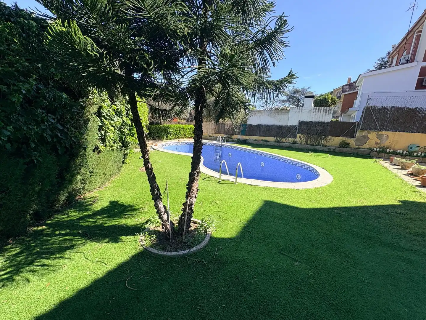 Piscina de Casa o chalet en venta en Pallejà con Aire acondicionado, Calefacción y Jardín privado