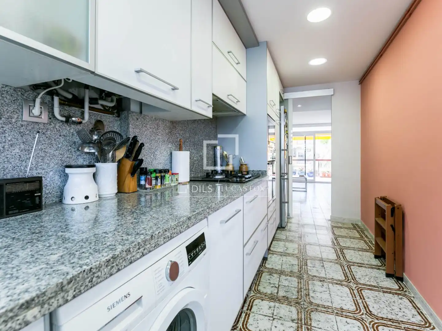 Küche von Wohnung zum Verkauf in Castelldefels mit Heizung, Privatgarten und Terrasse