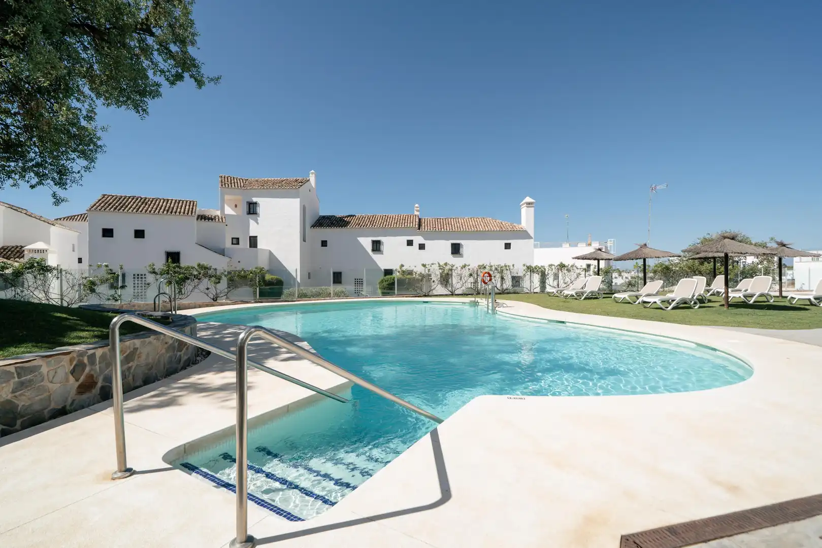Schwimmbecken von Maisonette zur Miete in Marbella mit Klimaanlage, Heizung und Privatgarten