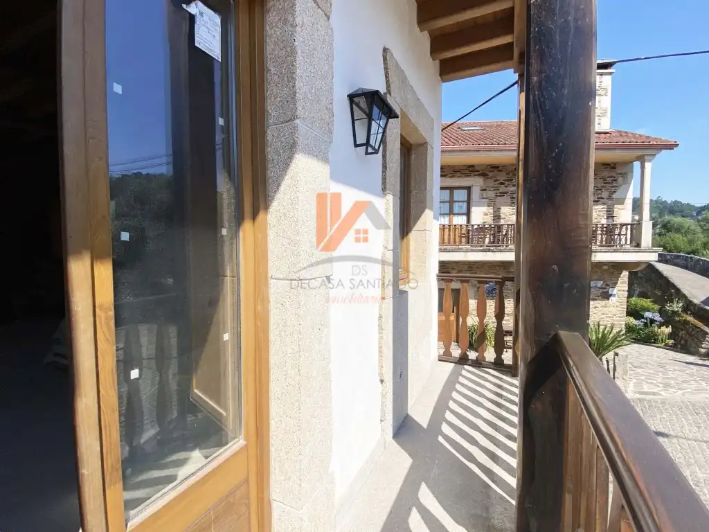 Vista exterior de Casa o xalet en venda en Boqueixón amb Traster, Moblat i Forn