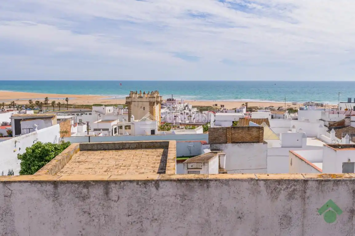 Vista exterior de Edificio en venta en Conil de la Frontera