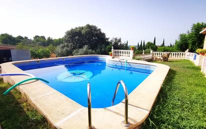 Piscina de Casa o xalet en venda en Montserrat amb Jardí privat, Terrassa i Traster