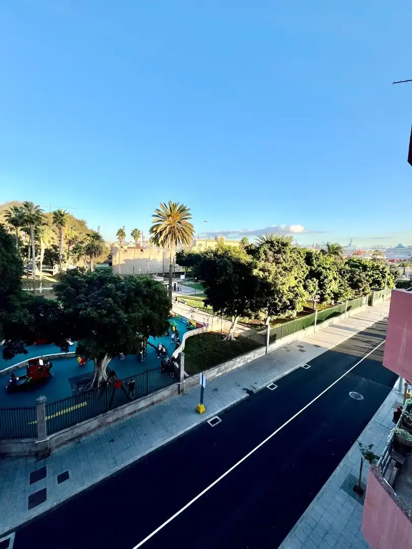 Vista exterior de Pis de lloguer en Las Palmas de Gran Canaria amb Moblat
