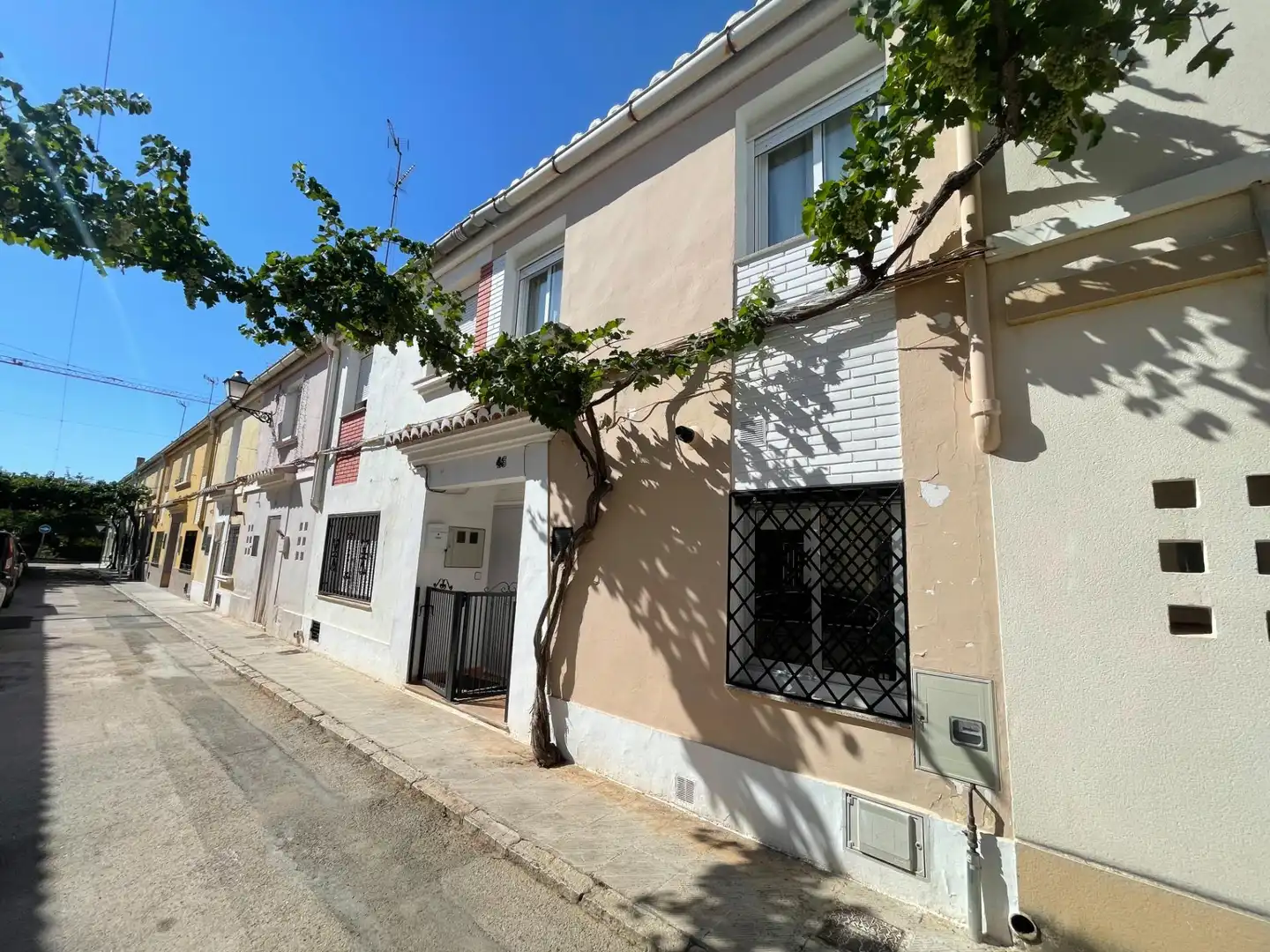 Außenansicht von Haus oder Chalet zur Miete in Requena mit Heizung und Terrasse