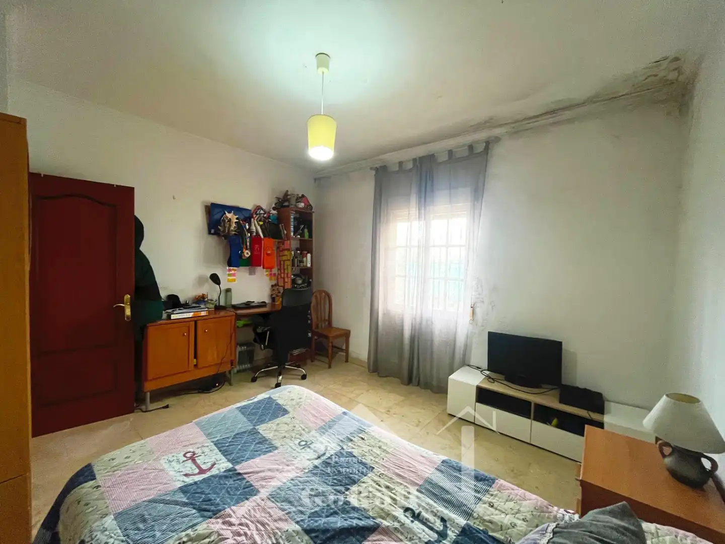 Dormitori de Casa o xalet en venda en Almadén de la Plata amb Jardí privat, Terrassa i Traster