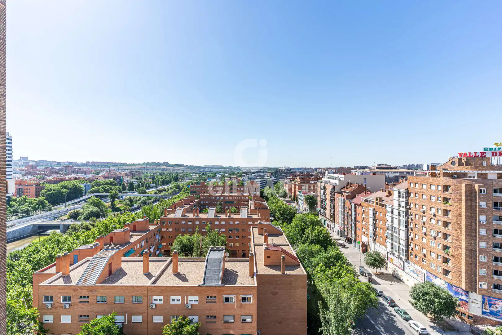 Vista exterior de Pis en venda en Madrid amb Calefacció i Balcó