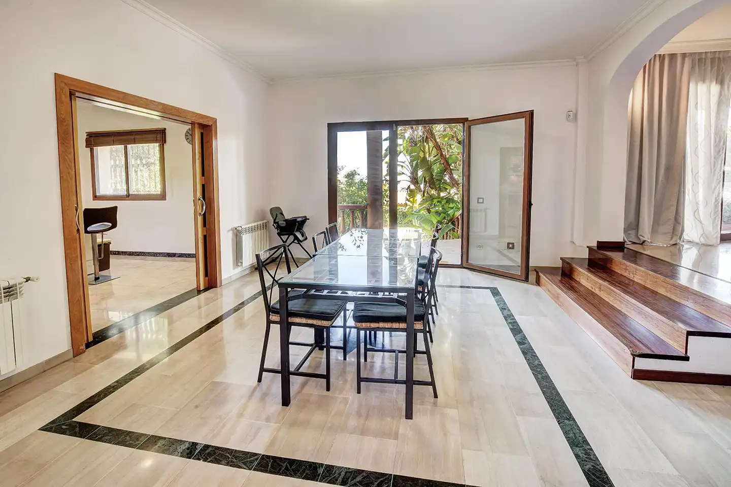 Menjador de Casa o xalet en venda en Benalmádena amb Aire condicionat, Jardí privat i Terrassa