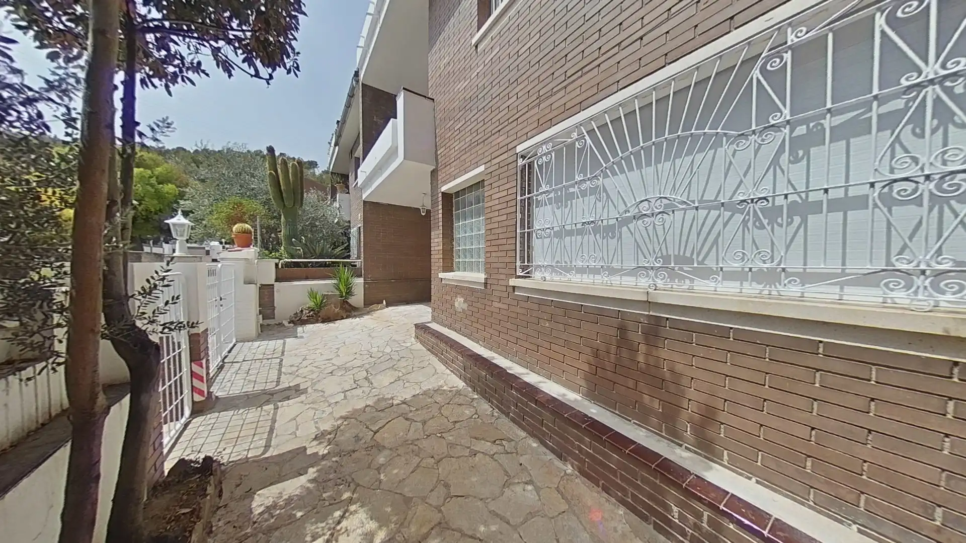 Vista exterior de Casa adosada en venta en Viladecans
