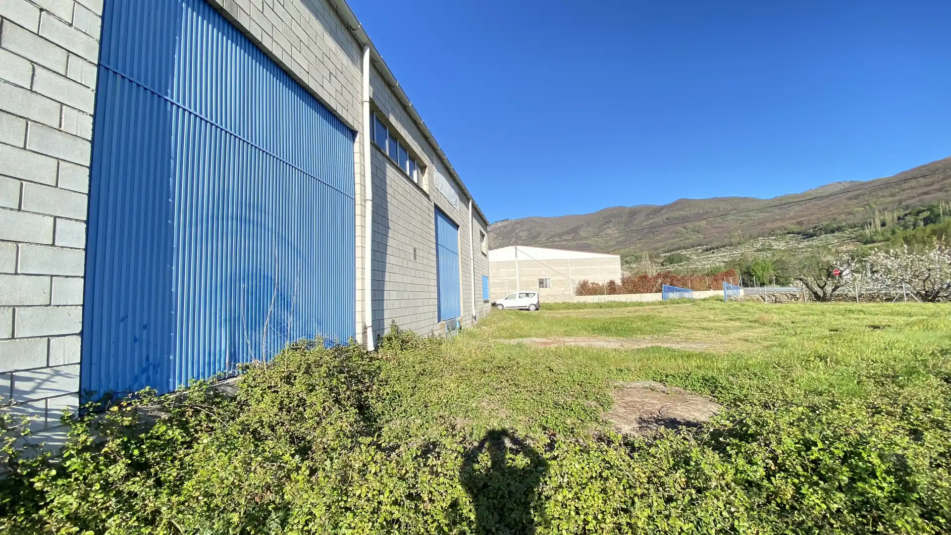 Vista exterior de Nave industrial en venta en Jerte con Alarma