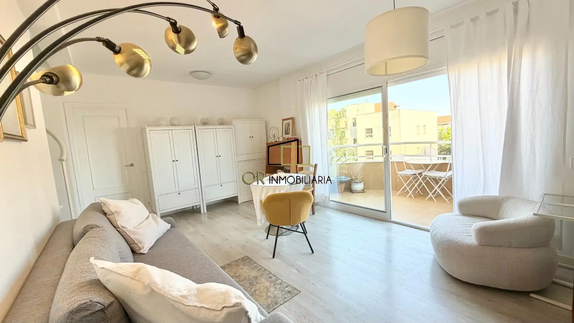 Vista exterior de Piso en venta en Vilanova i la Geltrú con Calefacción, Parquet y Terraza