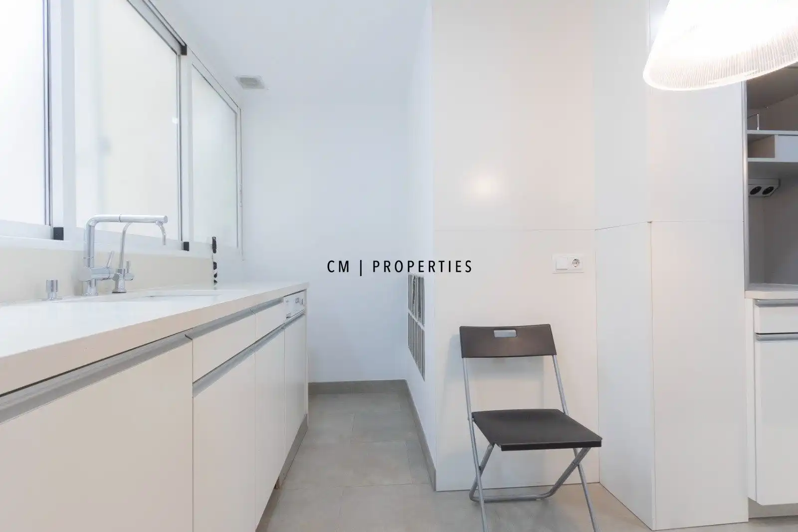Flat for rent in Valencia  with Air Conditioner, Heating and Storage room