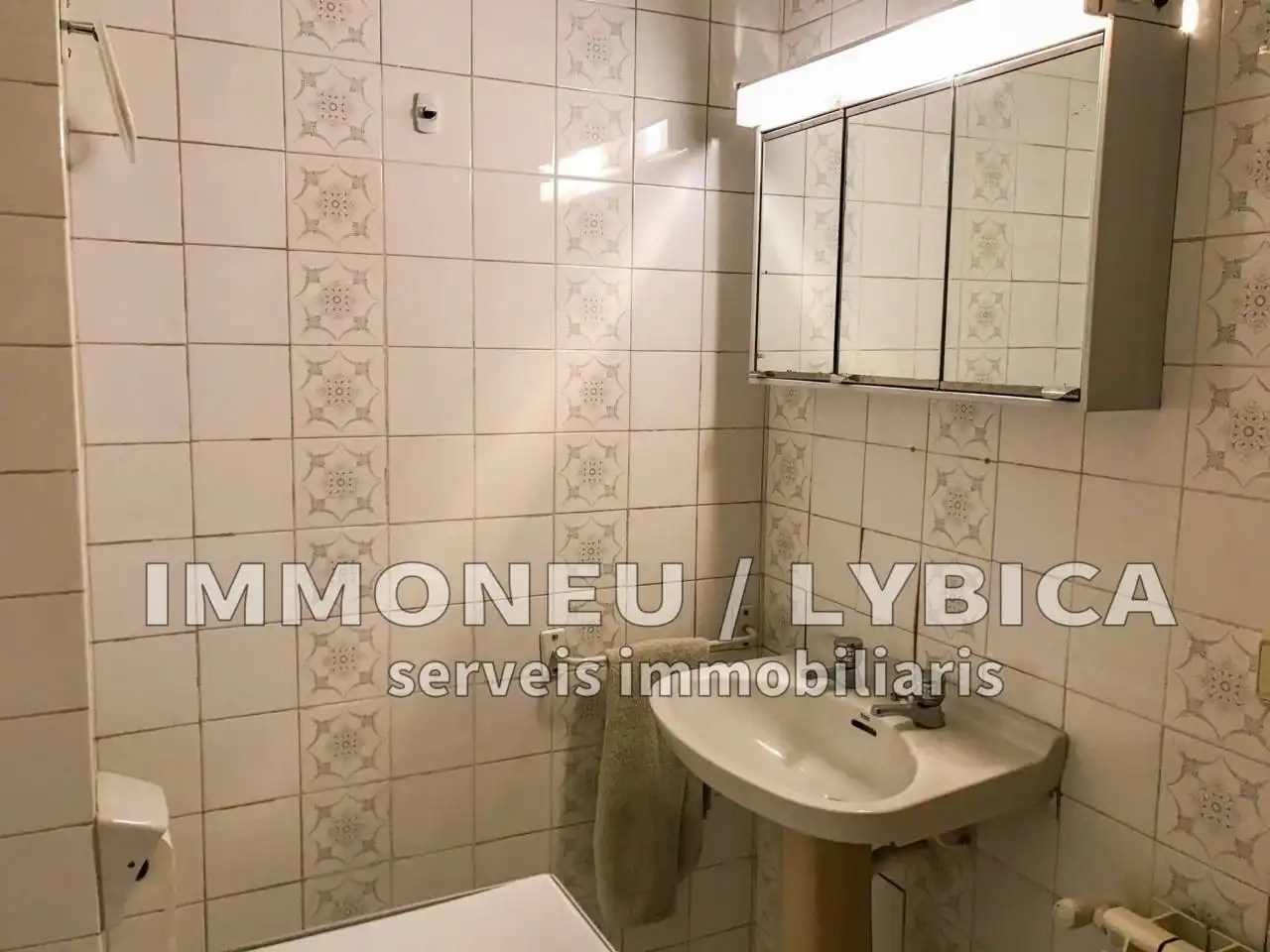 Baño de Apartamento en venta en Alp con Calefacción, Parquet y Terraza
