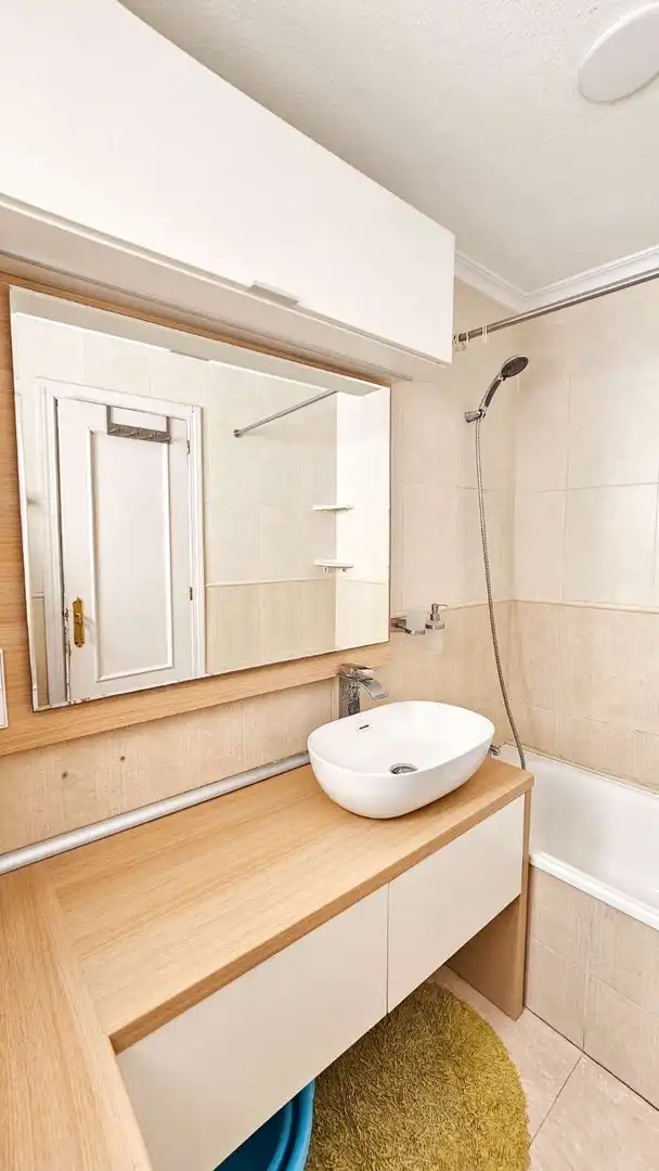 Baño de Apartamento en venta en Torrevieja con Aire acondicionado, Calefacción y Terraza