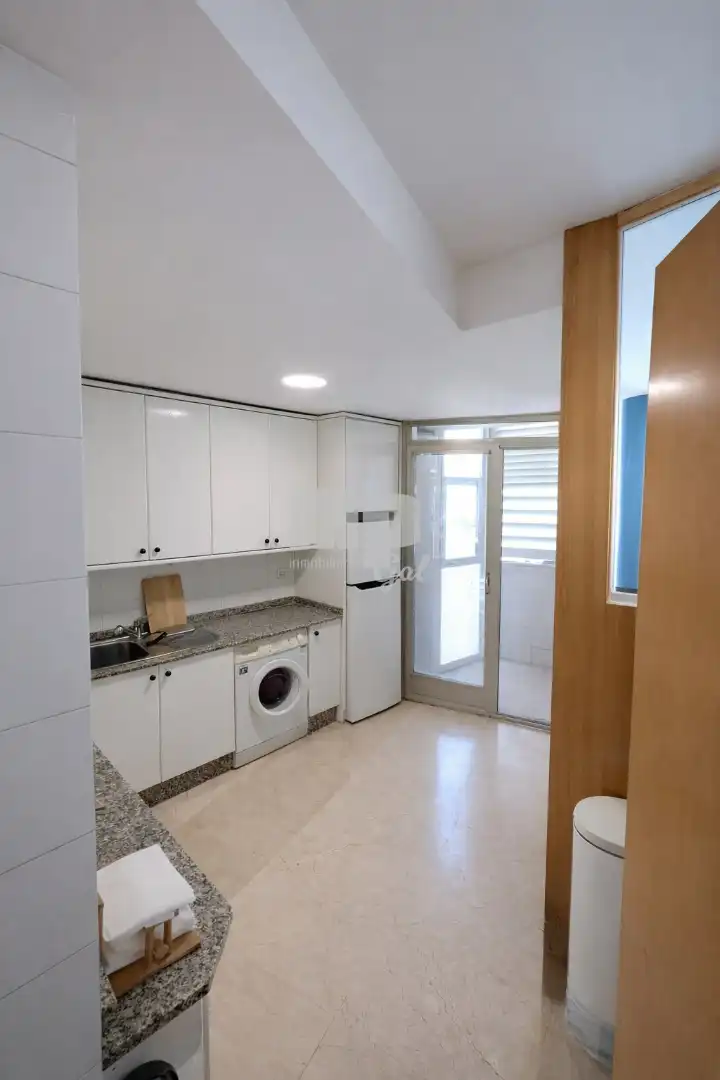 Piso con ascensor en venta en Rúa de Sanjurjo Badía, imagen 6