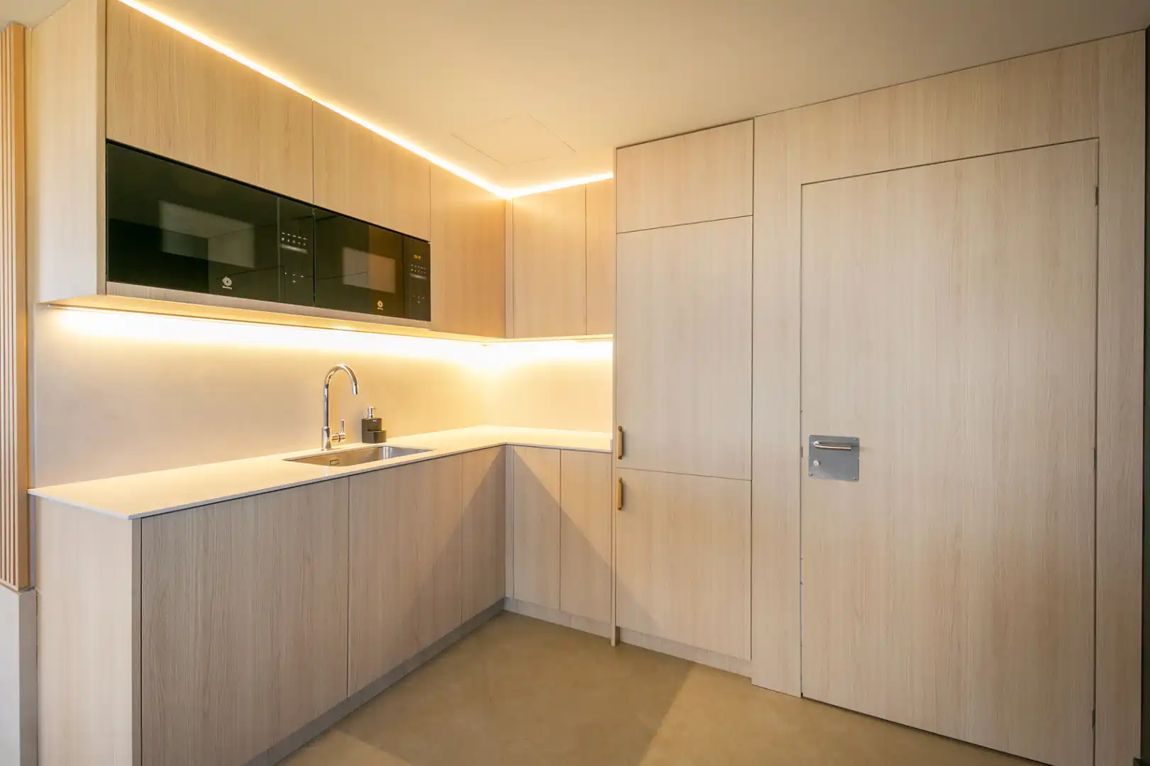 Cocina de Oficina de alquiler en Eixample