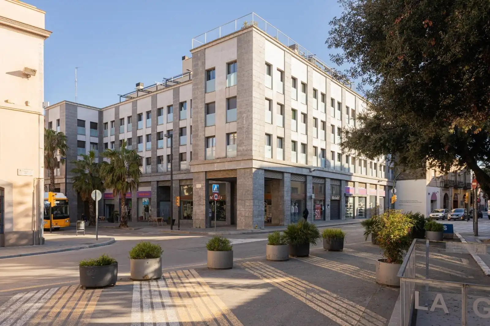 Vista exterior de Apartamento en venta en Figueres con Calefacción y Parquet
