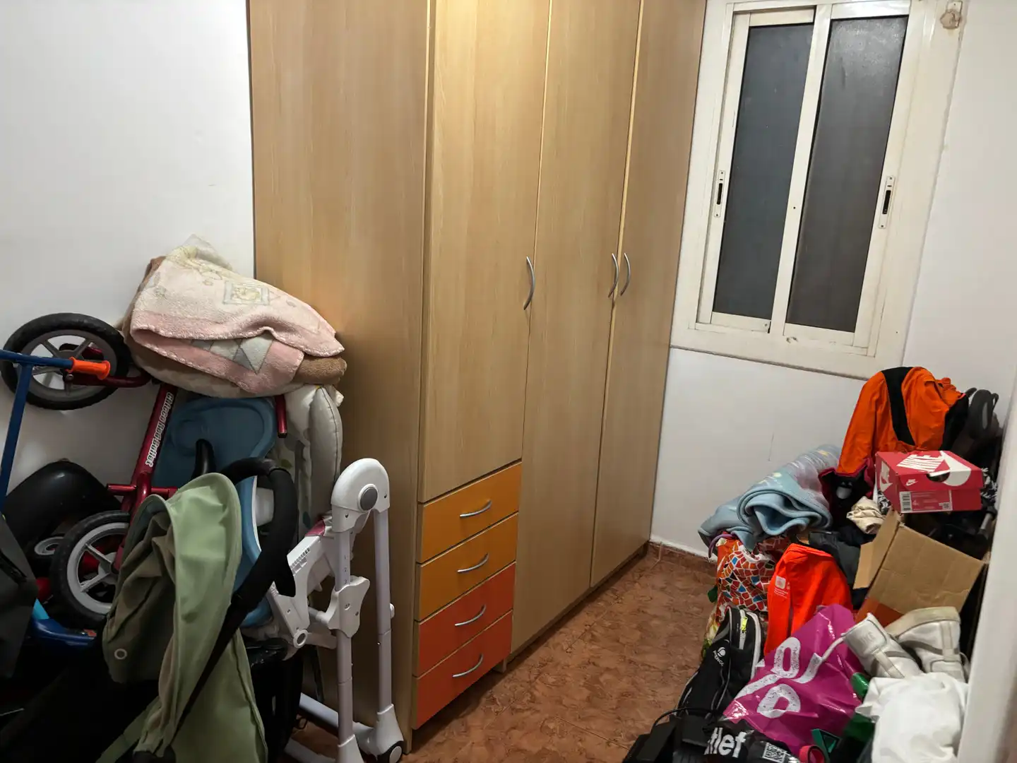 Schlafzimmer von Wohnungen zum Verkauf in Badalona mit Möbliert und Ofen