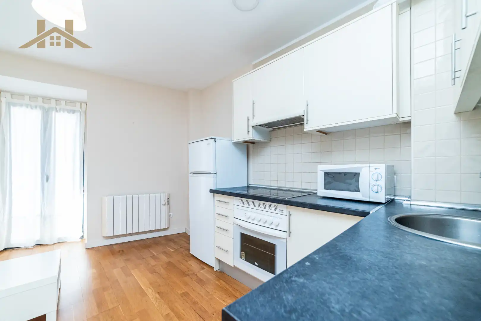Cocina de Piso en venta en San Lorenzo de El Escorial con Calefacción, Amueblado y Balcón