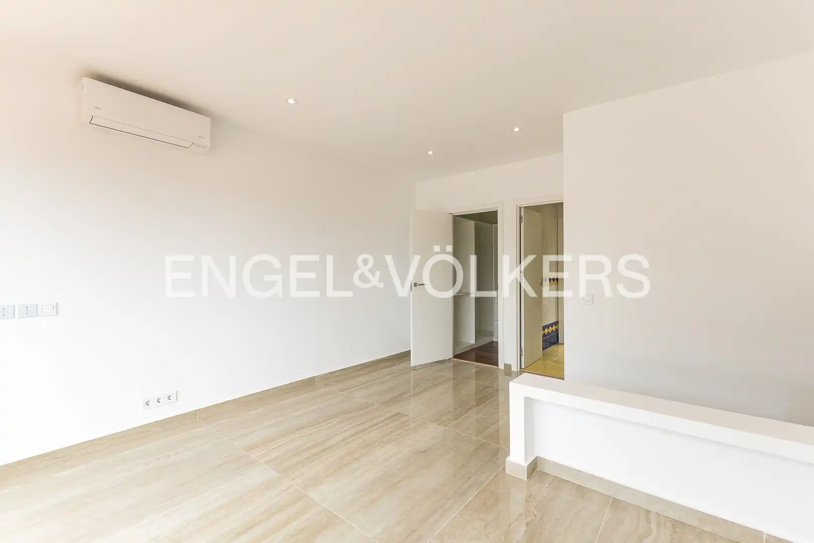 Sala de estar de Casa o chalet de alquiler en Corbera de Llobregat con Aire acondicionado, Calefacción y Jardín privado