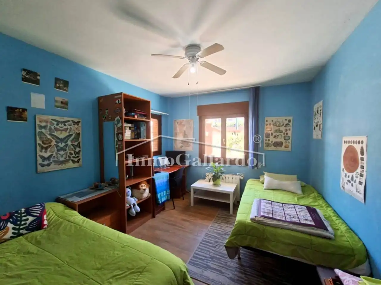 Living room of Houses for sale in Málaga  with Air Conditioner, Private garden and Parquet flooring