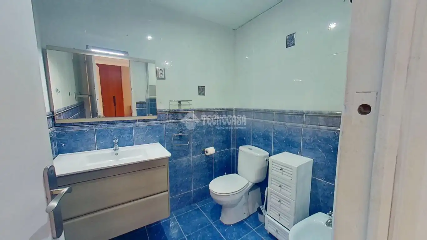 Bany de Pis en venda en Barberà del Vallès amb Aire condicionat, Parquet i Moblat