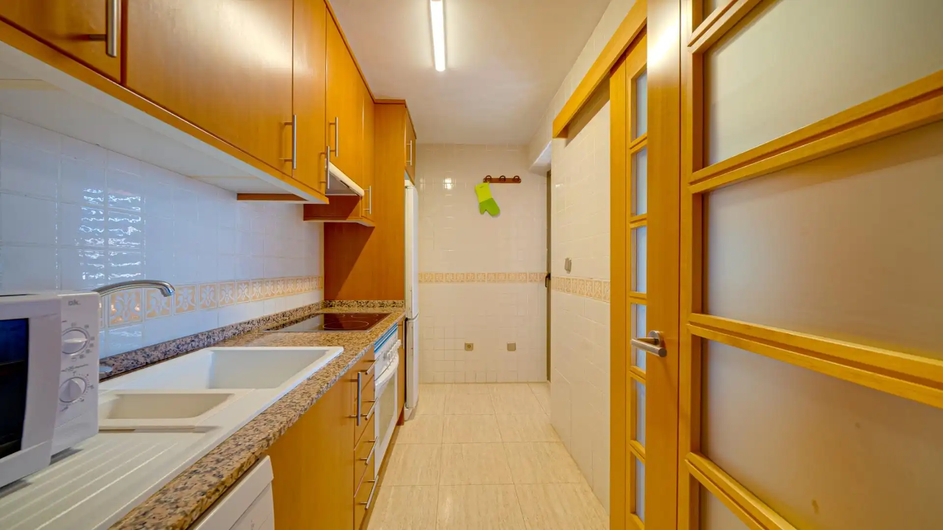 Attic for rent in Calle Ponent, Las Azaleas - Alkadir