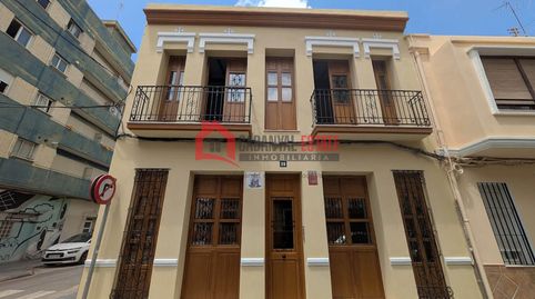 Image 2 of the listing