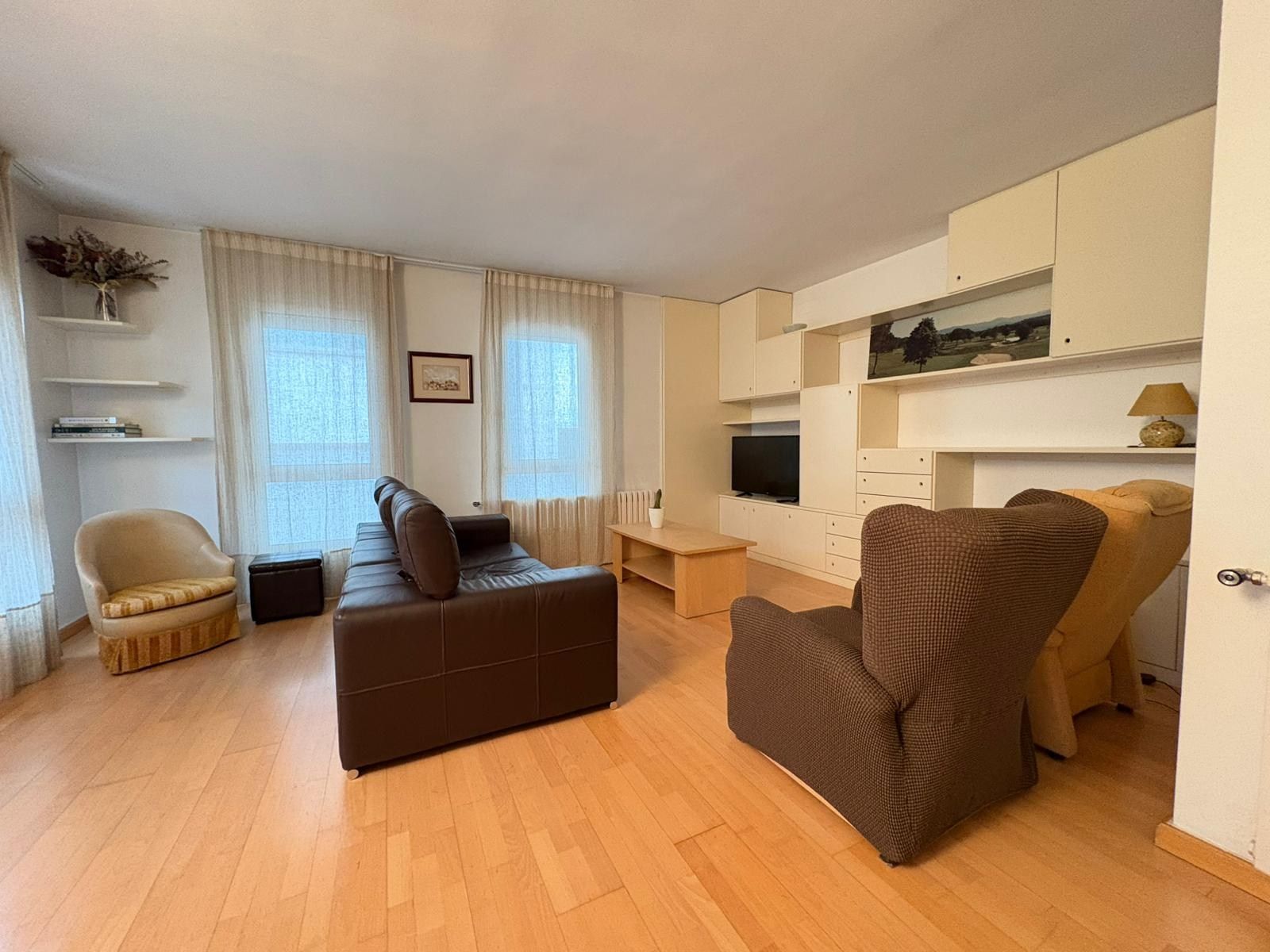 Living room of Flat for rent in Girona Capital  with Heating and Furnished