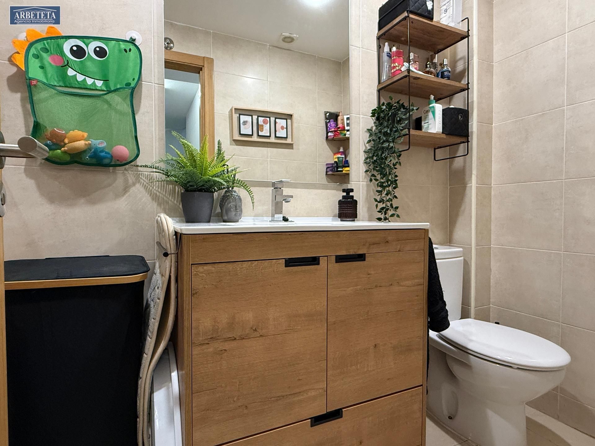 Bathroom of Duplex for sale in Torija  with Air Conditioner and Terrace