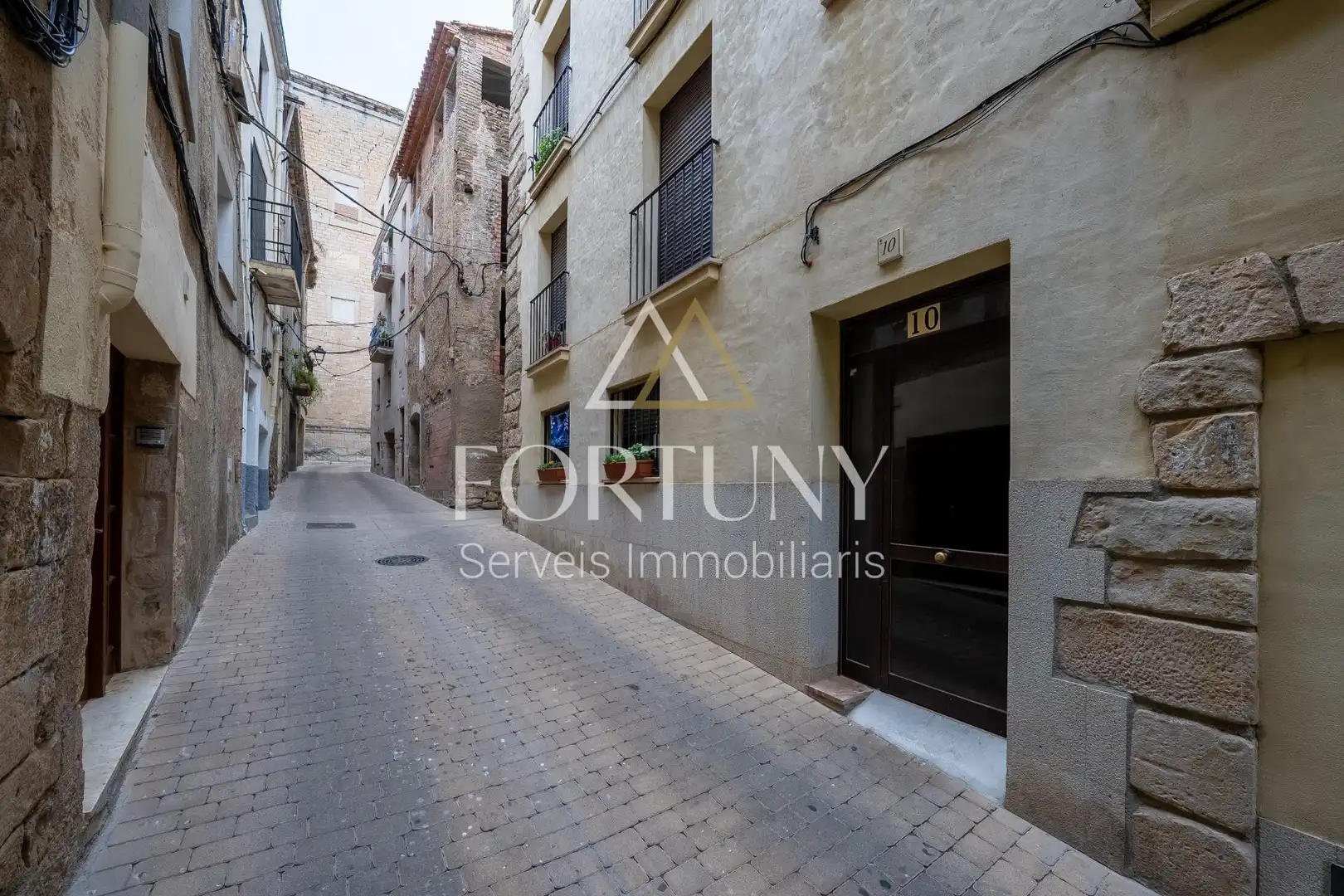 Vista exterior de Piso en venta en La Selva del Camp con Calefacción