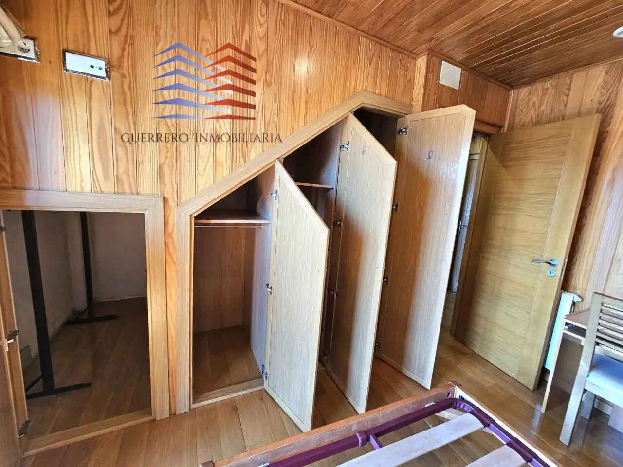 Dormitori de Dúplex de lloguer en Ourense Capital  amb Calefacció, Parquet i Terrassa