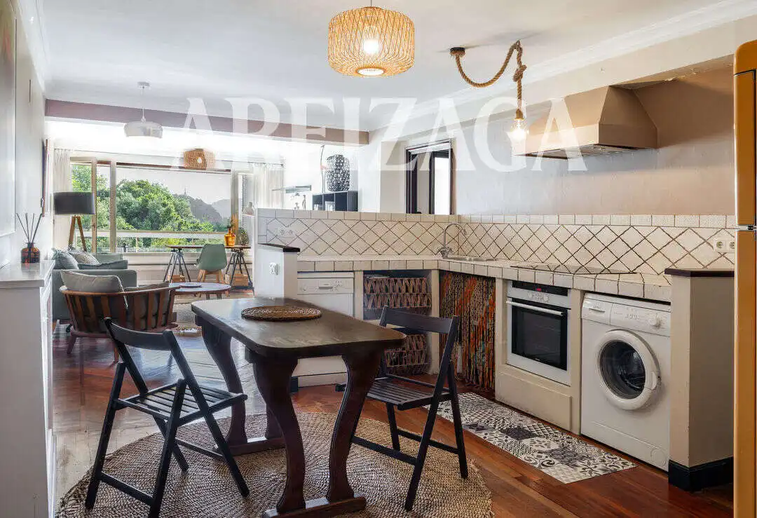 Cocina de Piso en venta en Donostia - San Sebastián  con Aire acondicionado, Calefacción y Jardín privado