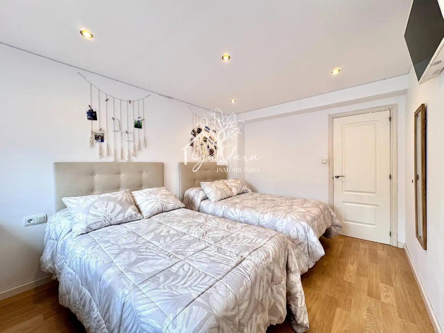 Schlafzimmer von Wohnung zum Verkauf in Ferrol mit Heizung, Parkett und Terrasse