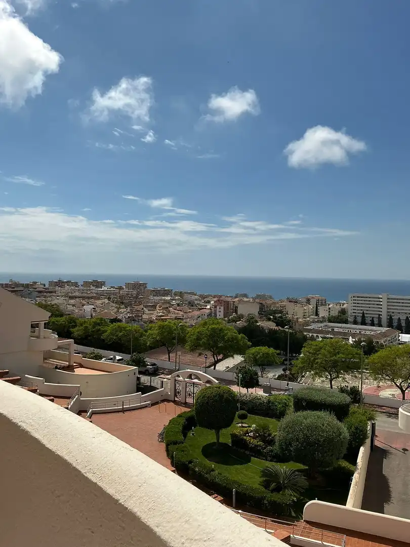 Vista exterior de Piso en venta en Benalmádena con Aire acondicionado, Terraza y Trastero
