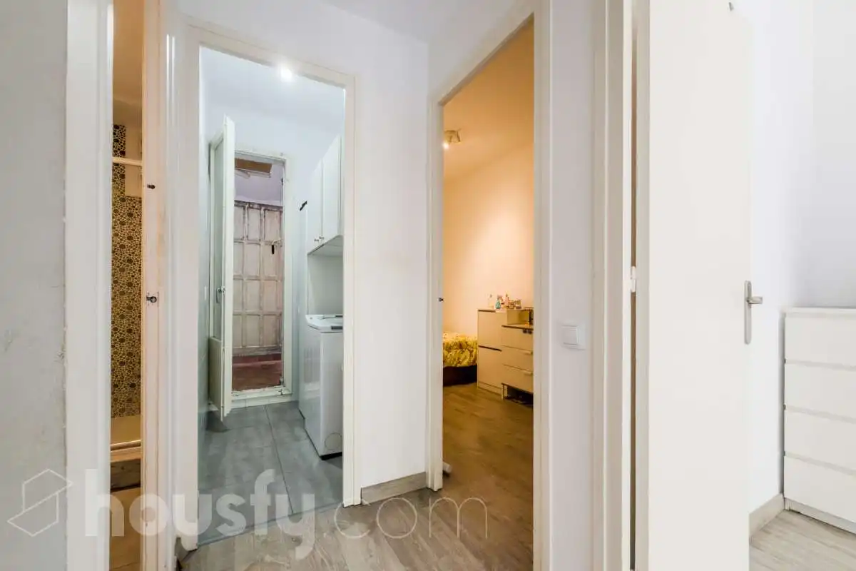 Flat for sale in Barcelona  with Heating, Terrace and Furnished