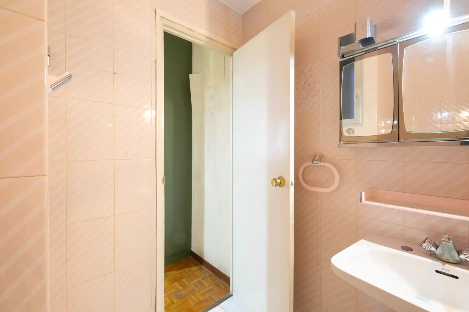 Baño de Piso en venta en Barcelona con Calefacción, Parquet y Terraza