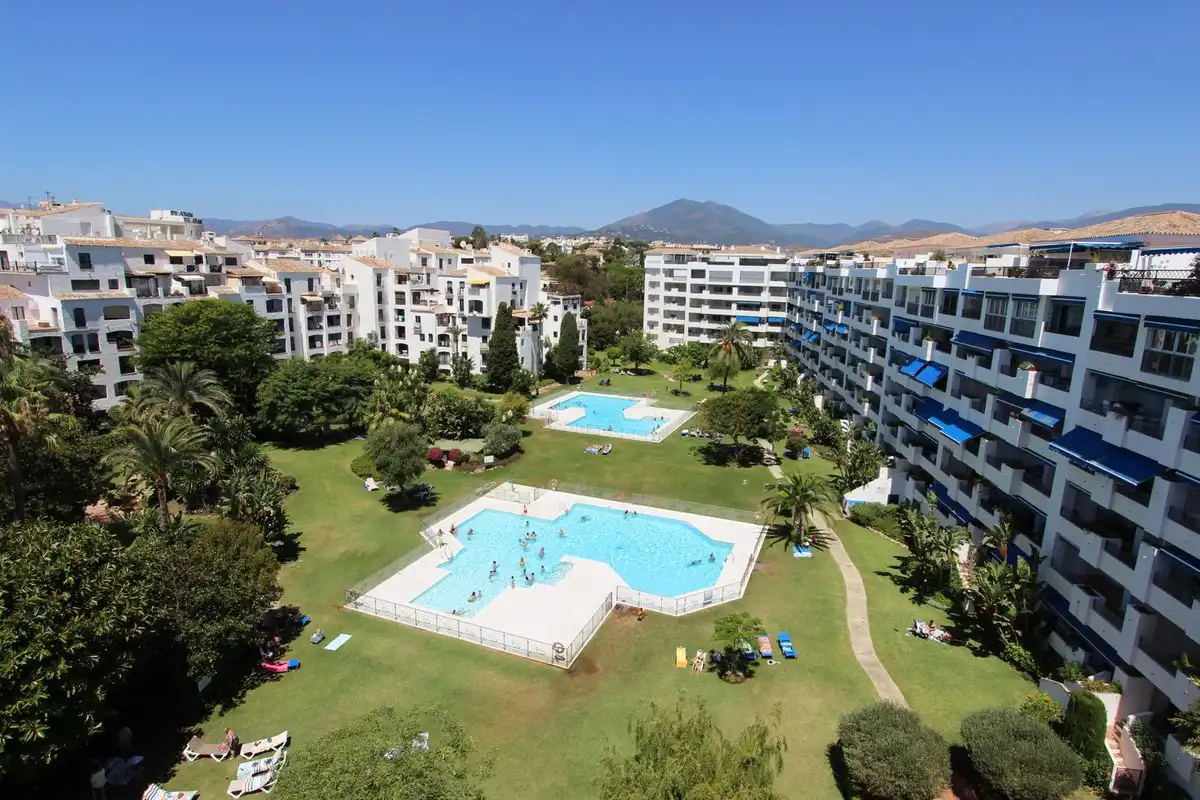 Àtic amb piscina en venda a Nueva Andalucía