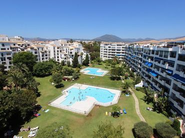 Àtic amb piscina en venda a Nueva Andalucía