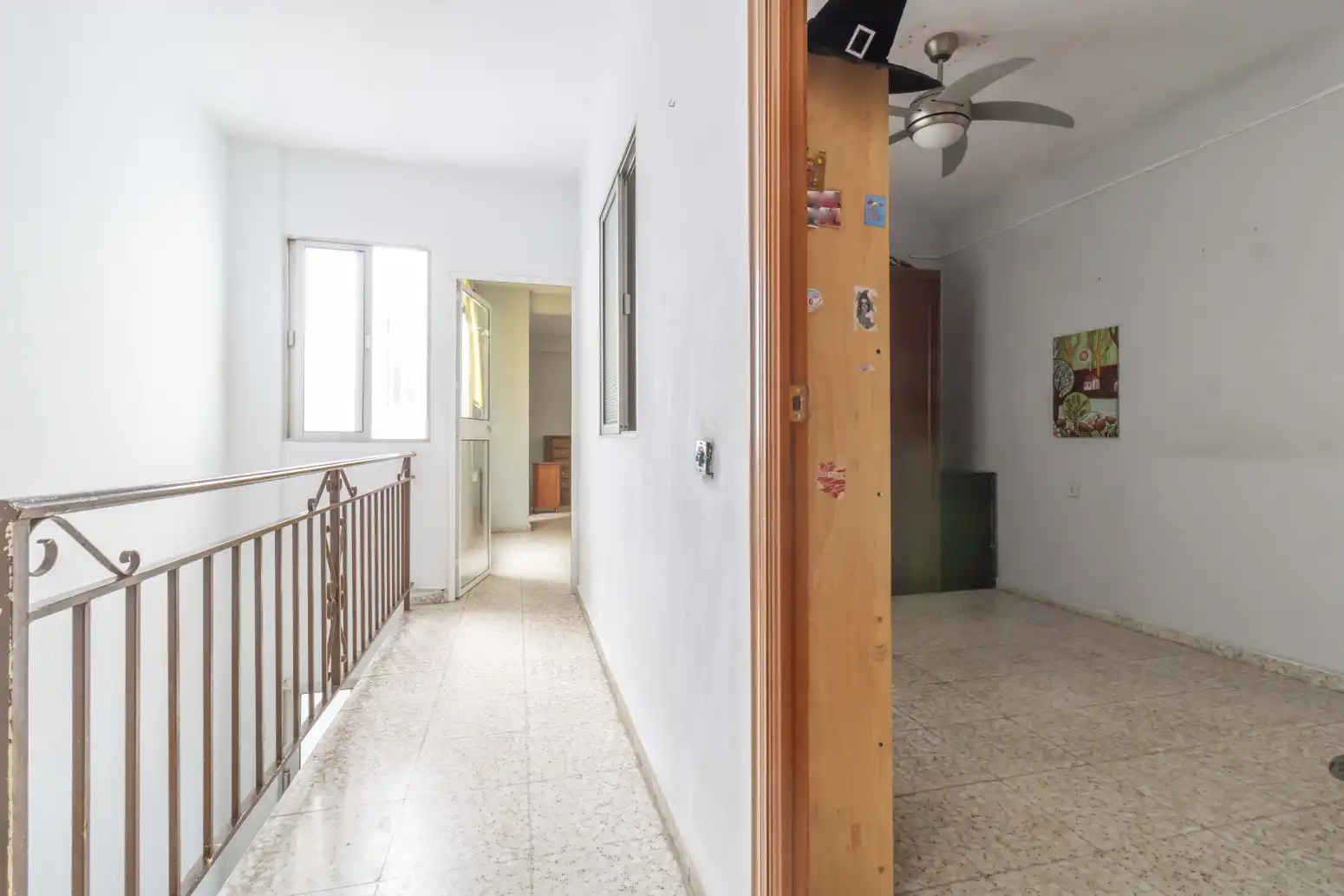 Einfamilien-Reihenhaus zum Verkauf in Sevilla mit Terrasse, Abstellraum und Balkon