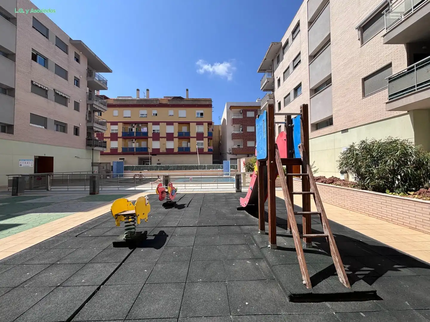 Außenansicht von Wohnungen zum Verkauf in Oropesa del Mar / Orpesa mit Klimaanlage, Heizung und Terrasse