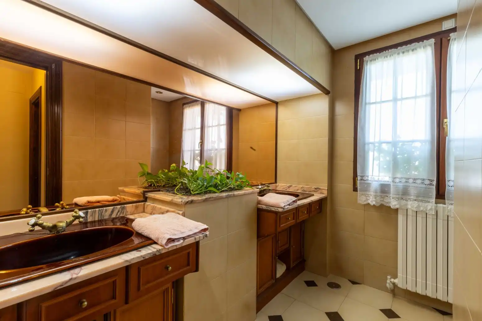 Bany de Casa o xalet en venda en Medio Cudeyo amb Jardí privat, Parquet i Traster