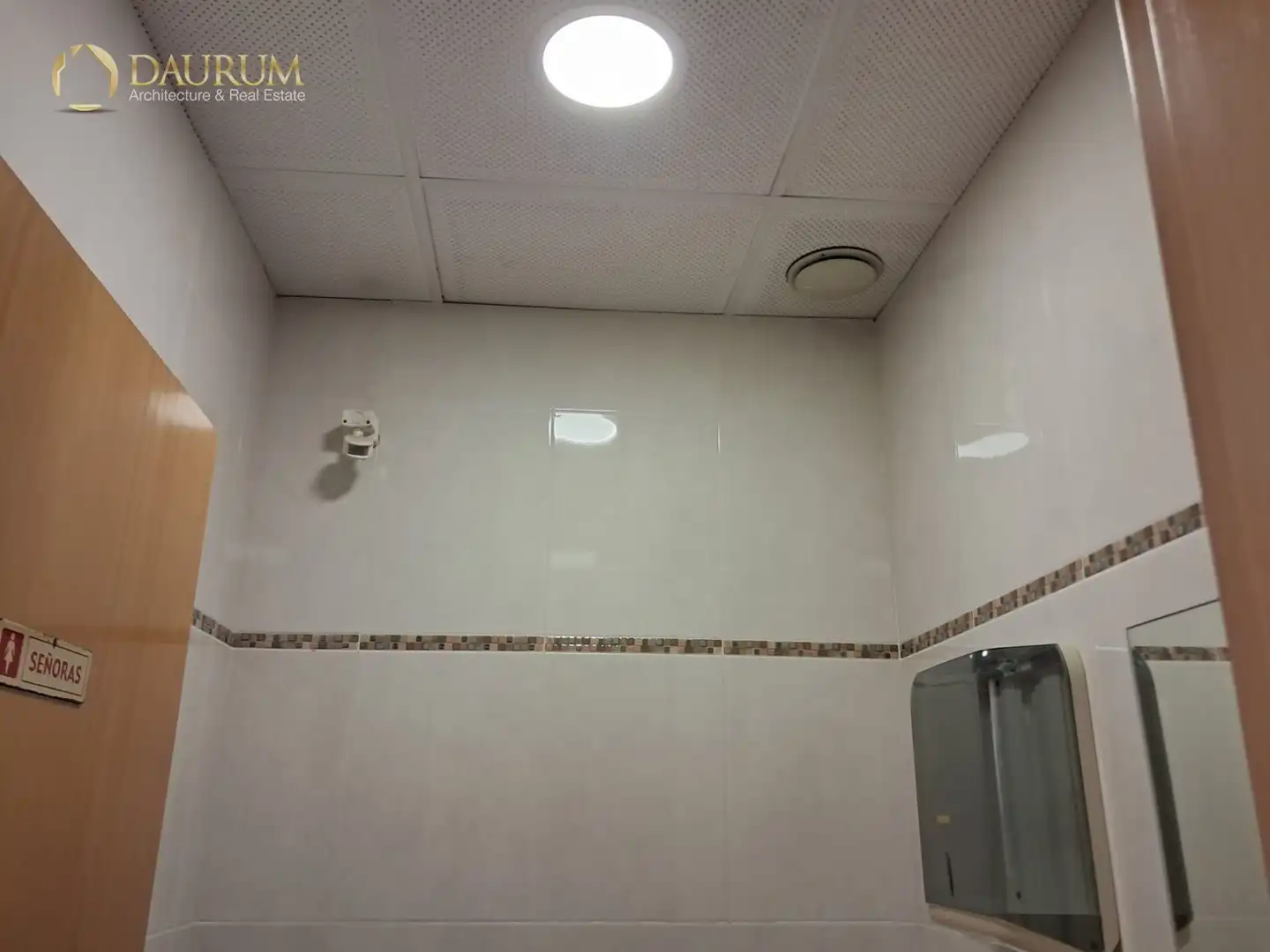 Baño de Nave industrial en venta en Valencia
