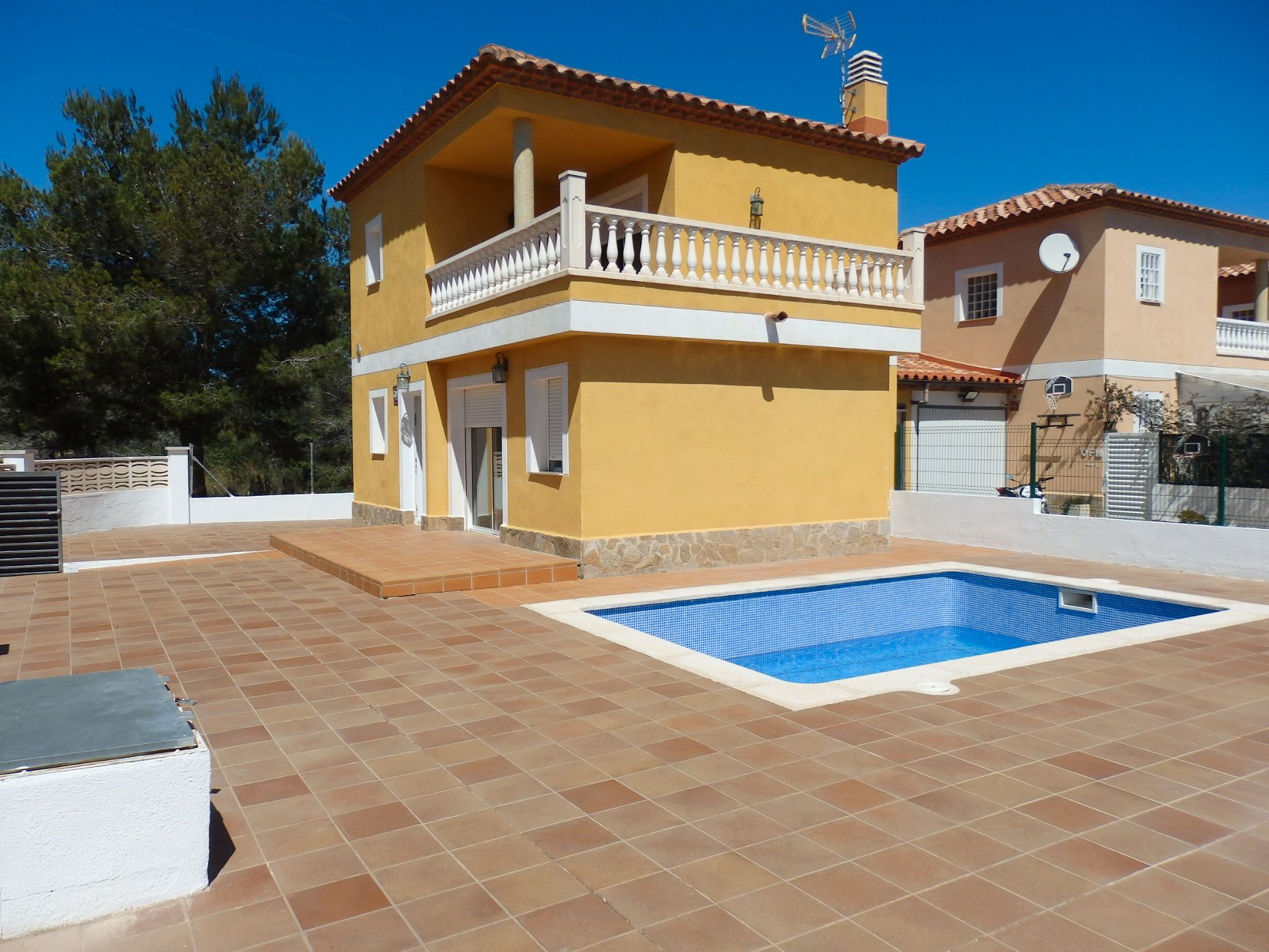 Piscina de Casa o xalet en venda en L'Ametlla de Mar  amb Aire condicionat, Jardí privat i Terrassa