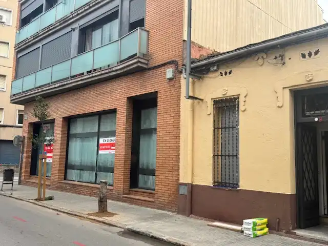 Vista exterior de Local de alquiler en Mollet del Vallès con Alarma