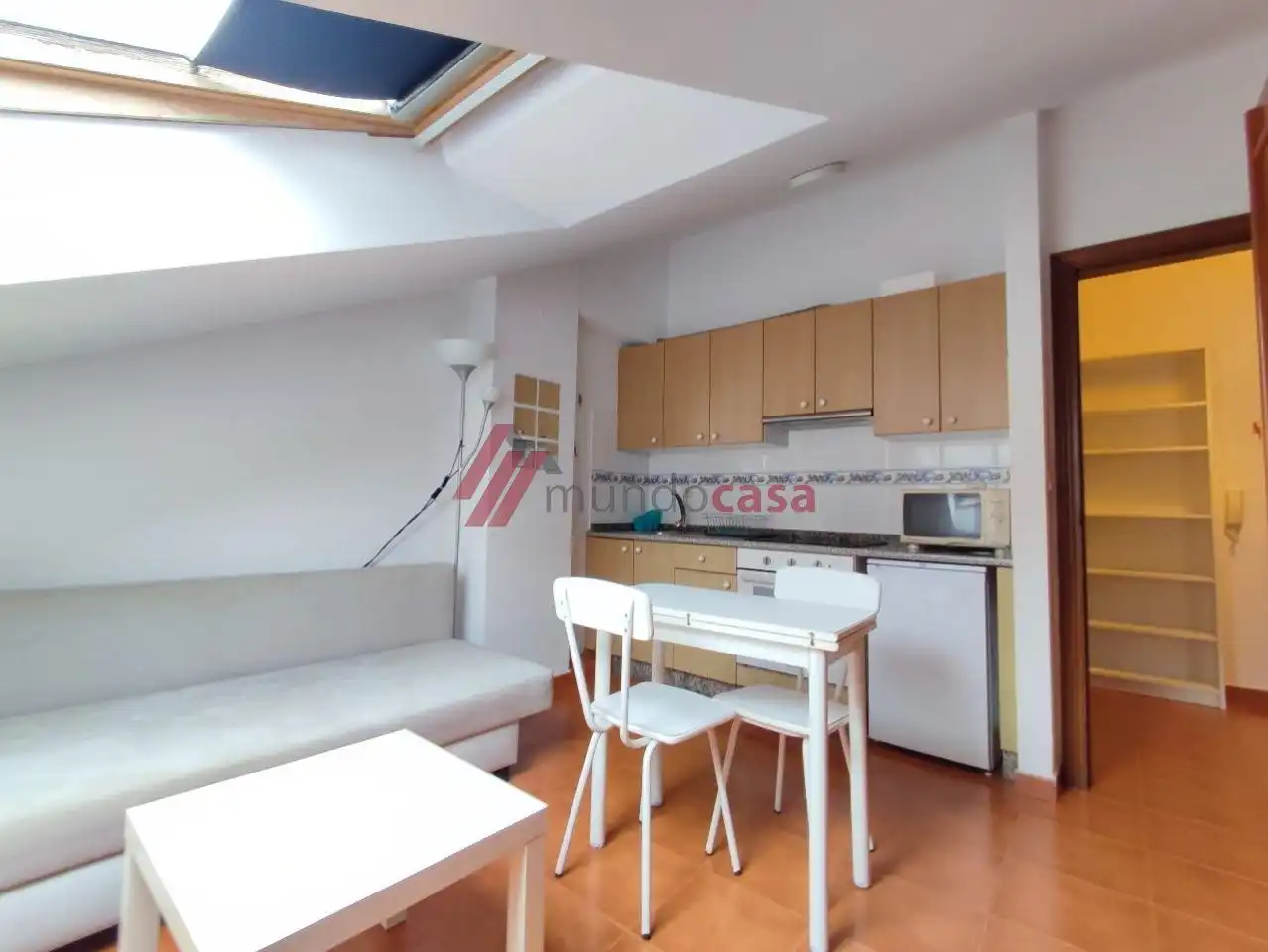 Cuina de Apartament de lloguer en Ferrol amb Calefacció i Moblat